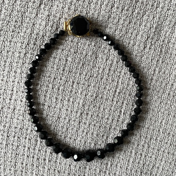 VINTAGE Black Beaded Gold Toned Clasp Necklace - Picture 1 of 3